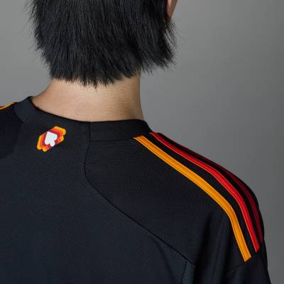 as_roma_2023_24_adidas_third_kit_41 (1).jpg